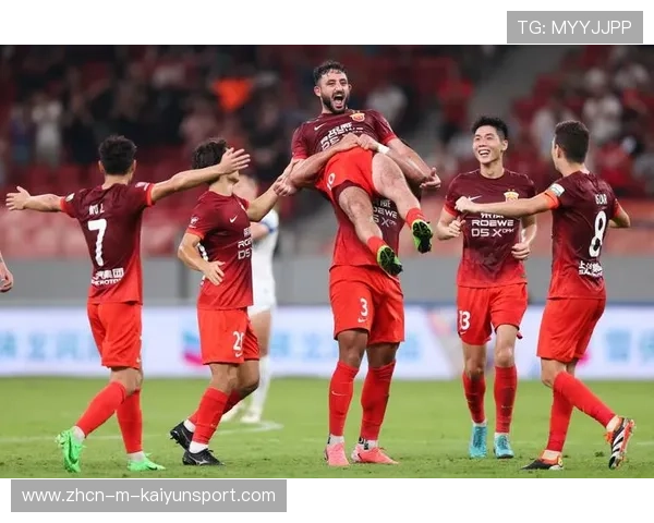 海港巴尔加斯禁区内抽射梅开二度，上海热身赛展现绝对统治力